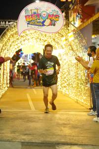 BIB: 04162
                            <button type="button" onclick="openModal(21832686)" class="btn btn-primary btn-sm float-right btn-popup" data-toggle="modal" data-target=".modal-high-quality">
                        <i class="fas fa-shopping-cart"></i> Add to Cart
                    </button>
                                            <button type="button" onclick="isThisMe(21832686, true)" class="btn btn-success btn-sm float-right btn-popup btn-isme hidden" data-toggle="tooltip" data-placement="bottom" title="นี่คือรูปของคุณใช่ไหม คลิกที่นี่เพื่อเอาเข้าอัลบั้ม">
                        <i class="fas fa-plus"></i> Add to album
                    </button>
                    <button type="button" onclick="isThisMe(21832686, false)" class="btn btn-warning btn-sm float-right btn-popup btn-isnotme hidden">
                        <i class="fas fa-ban"></i> Remove from album
                    </button>